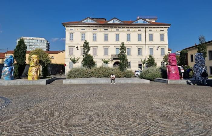Busto, le Moai Urbansolid pour la relance de la Piazza Vittorio Emanuele