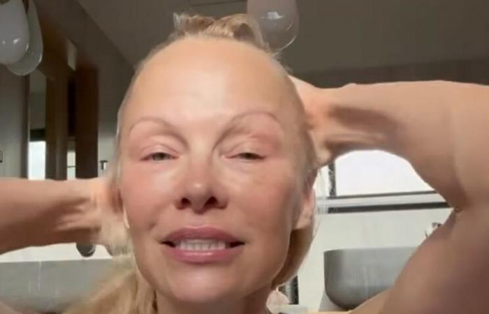Pamela Anderson se montre complètement démaquillée pendant sa routine matinale – Gossip.it