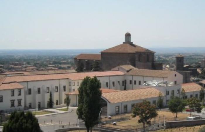 Viterbo – AlmaLaurea confirme : la satisfaction et l’emploi des diplômés de l’Unitus sont en croissance