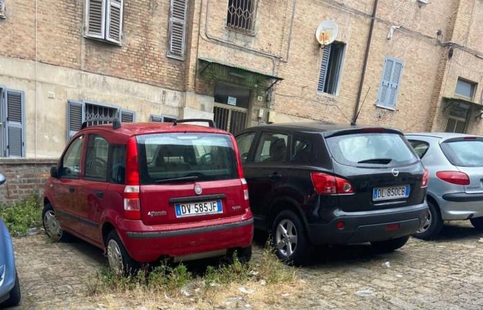 Ancône, décharge illégale sur le Corso Carlo Alberto depuis deux mois. Un résident: «Nous sommes exaspérés» – News Ancona-Osimo – CentroPagina