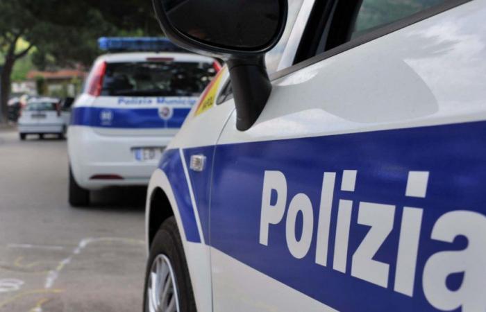 Une femme est morte heurtée par un camion à Naples via Argine, l’enquête sur l’accident est en cours