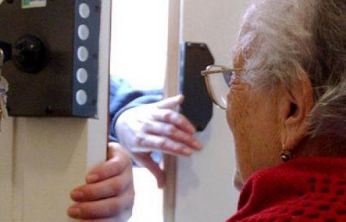 Présentation des applications de téléphonie sociale pour personnes âgées à Barletta