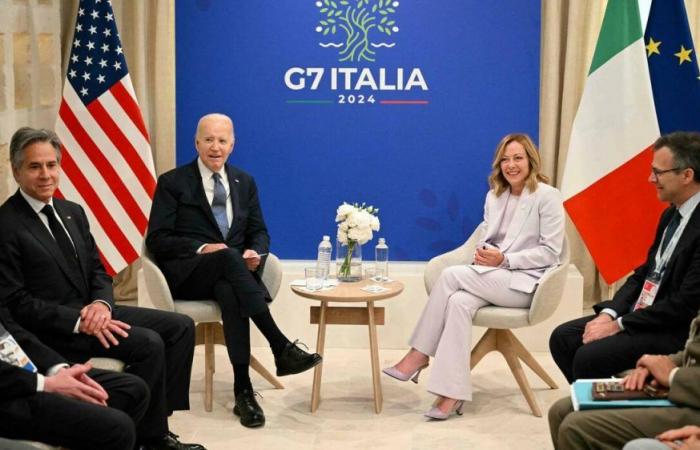 G7 à Borgo Egnazia, le pape François a atterri en hélicoptère. Meloni, 40 minutes de discussion bilatérale avec Biden