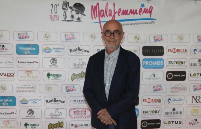 Walter Vacchino remporte le prix Malafemmena 2024 à Naples pour le livre “Ariston. La boîte magique de Sanremo”