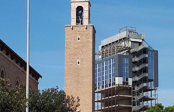 Latina / Palazzo Key, la municipalité ordonne la démolition du gratte-ciel confisqué