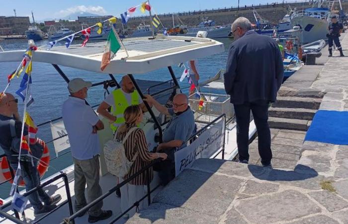 Le littoral du Golden Mile travaille ensemble et se concentre sur l’économie bleue : le premier balayeur marin “lancé” à Portici
