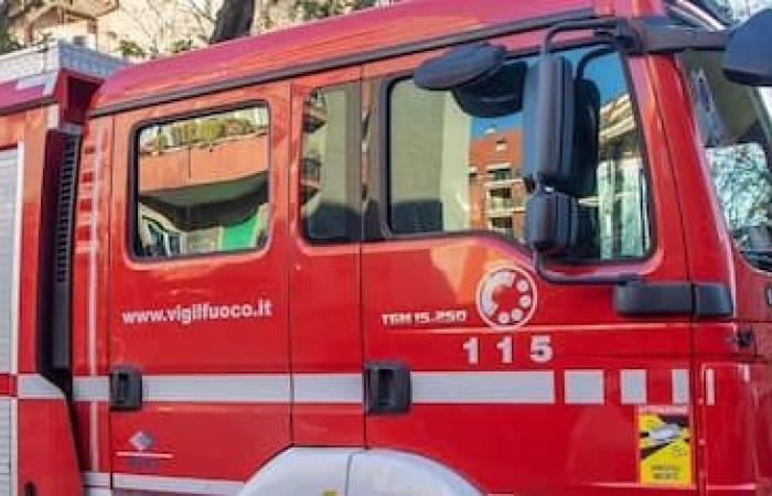 Incendie de réparation automobile à Milan, soupçons sur une manœuvre risquée à l’origine de l’incendie