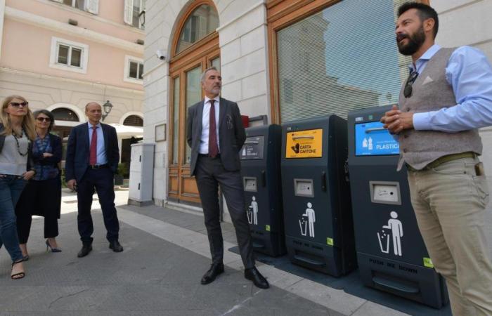 La collecte des déchets s’agrandit avec 81 nouvelles poubelles intelligentes à Trieste