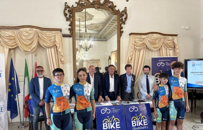 Destination vélo des Pouilles : le projet Bike Hospitality présenté à Tarente