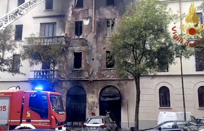 Parce que l’incendie d’un garage à Milan a atteint le troisième étage en très peu de temps, tuant une famille