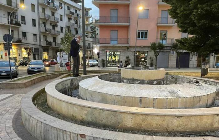 COSENZA – Inspection par le maire Caruso aux fontaines de la Piazza Loreto