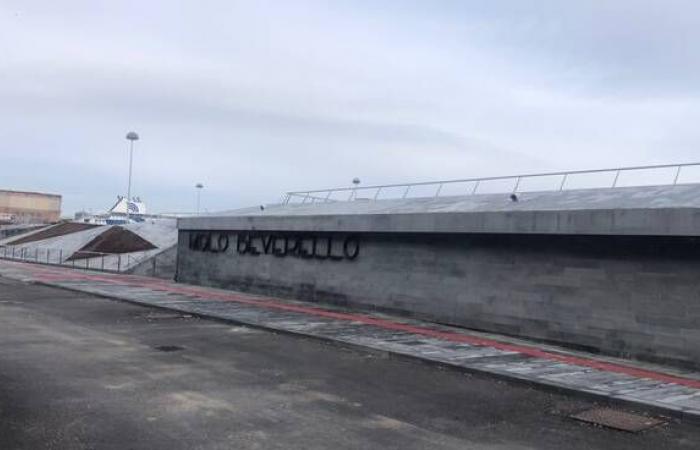 Le nouveau Beverello reste fermé. Terminal confié à Campania Regionale Marittima avec un +20% sur le loyer de 260 mille euros