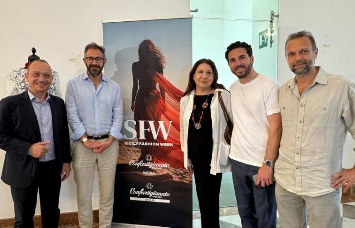 Sicile Fashion Week, le maire de Monreale rencontre les entreprises participantes. Les B2B ferment, aujourd’hui le défilé de mode à Villa Tasca : la haute couture sur les podiums