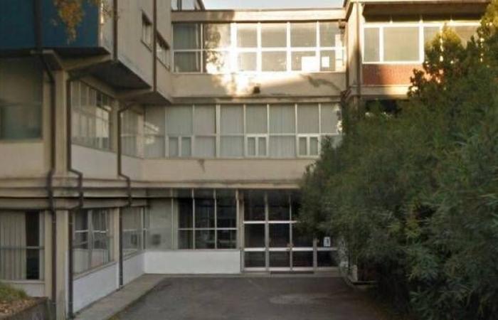 Carrara et le lycée scientifique Marconi devenus un refuge pour sans-abri: raid des carabiniers
