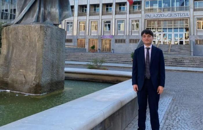 Le plus jeune avocat d’Italie, Nicola Vernola : « Porto Bari et la Constitution au cœur »