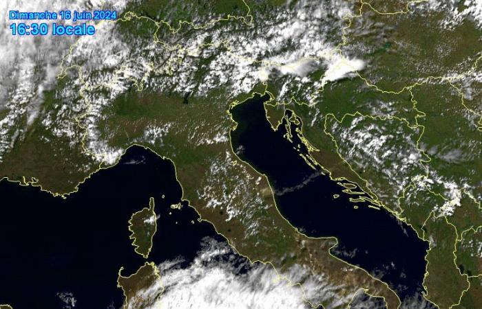 Mauvais temps, boucle cyclonique spectaculaire entre Sardaigne et Sicile