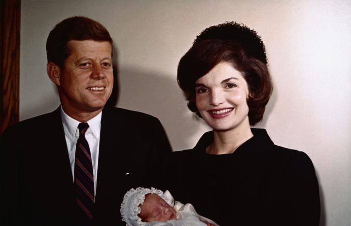 John Kennedy jr et Carolyn Bessette 25 ans après : le livre
