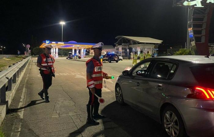 Terni, la nuit des contrôles de police sur le crime et des alcootests négatifs pour 160 conducteurs