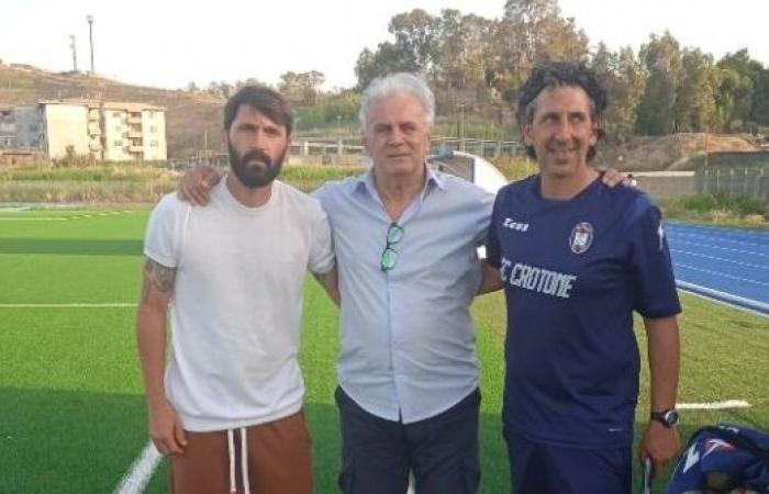 Matteo Valentino Colucci, ancien Crotone en Serie C, probable collaborateur du secteur jeunesse de l’équipe du président Gianni Vrenna