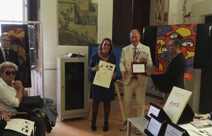 La tour grecque. A l’occasion des célébrations de Leopardi, parmi les événements de la Fondation Ville Vesuviane, le 28 juin à 17h00 aura lieu la lecture de poésie “Ginestre per Leopardi”. Événement organisé par la poète Raffaella Lanzetta.