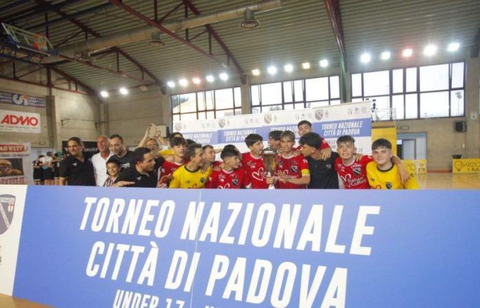 Tournoi National “Città di Padova”, l’équipe des moins de 17 ans de Petrarca C5 gagne