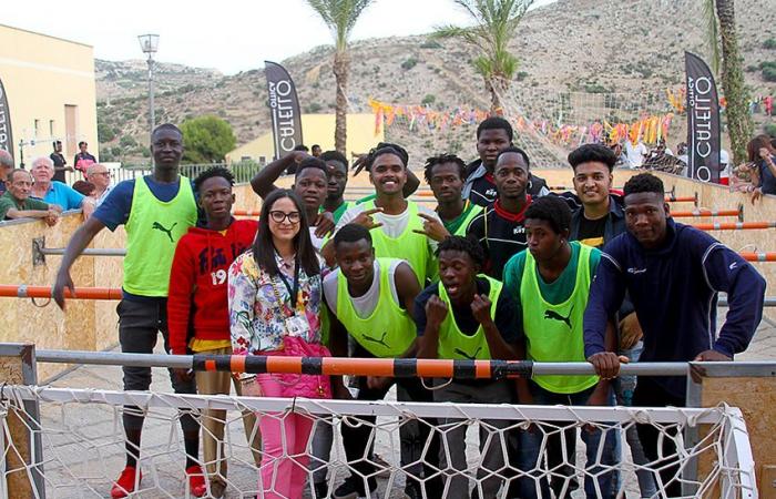 Les mineurs étrangers non accompagnés de Salemi remportent le 1er tournoi de baby-foot humain « Badia Grande » • Première page