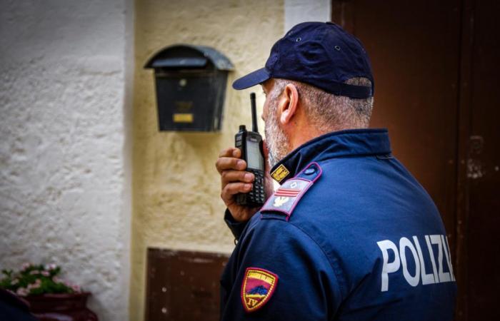 Trois femmes de Matera signalées pour diverses raisons pour vol aggravé, recel, possession illégale d’armes et de munitions clandestines – Préfecture de police de Matera