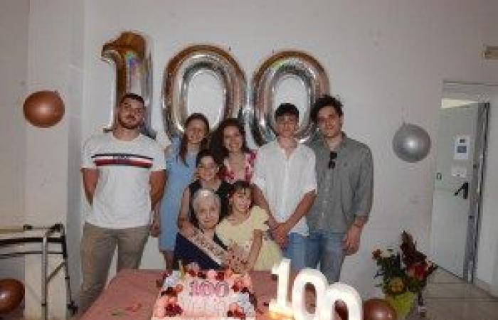 Grande fête à Terni pour le 100e anniversaire de l’arrière-arrière-grand-mère Velia : des petits-enfants également belges