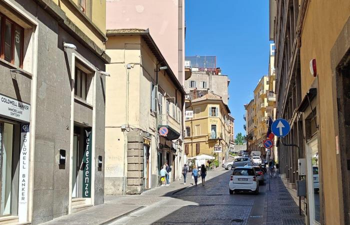 Viterbe – Via Matteotti perd encore deux magasins : “C’est la mort du centre historique”