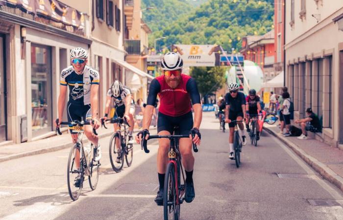 BERGHEM molamia, 1.600 cyclistes italiens sur les routes du Val Seriana