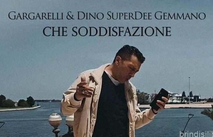 BRINDISI.QUELLE SATISFACTION : Gennaro Gargarelli et Dino SuperDee Gemmano célèbrent leur succès avec une nouvelle interprétation de Pino Daniele