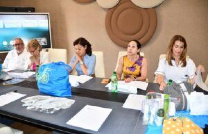 Valises roses pour soutenir les femmes victimes de violences – Sassari Notizie