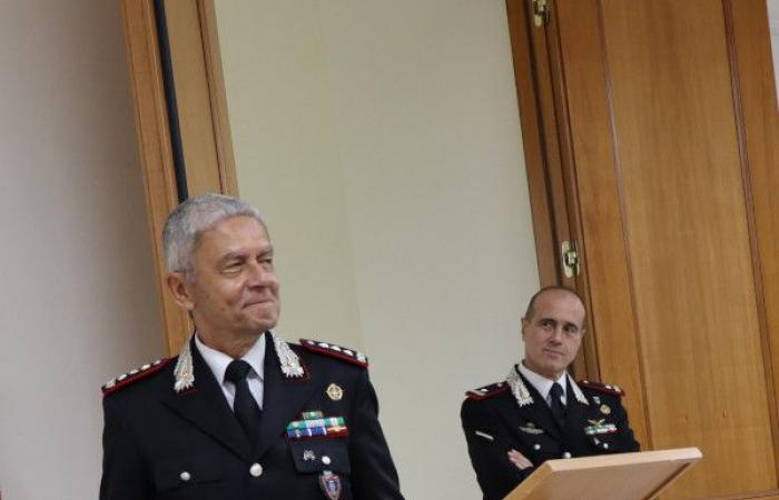 visite du général de corps d’armée De Vita au commandement de la Légion des Carabiniers de la « Basilicata ». Les photos