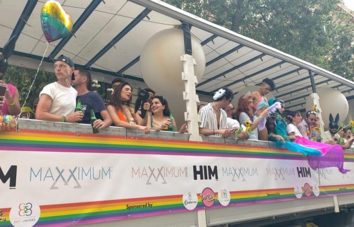 Pride Palermo, procession avec 11 chars, 2 trains de via Roma vers les sites culturels
