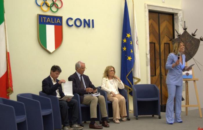 Le livre sur “La vie olympique et sportive de Renzo Nostini” a été présenté. Président fédéral Paolo Azzi: “Un honneur et un devoir de rappeler un grand leader auquel l’escrime italienne sera à jamais liée”