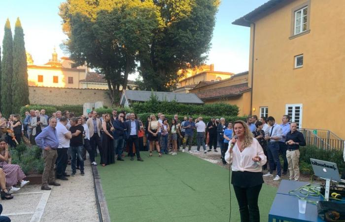 Un toast collectif pour la victoire d’Ilaria Bugetti : “Maintenant à Rome pour accorder à Prato l’attention qu’elle mérite”