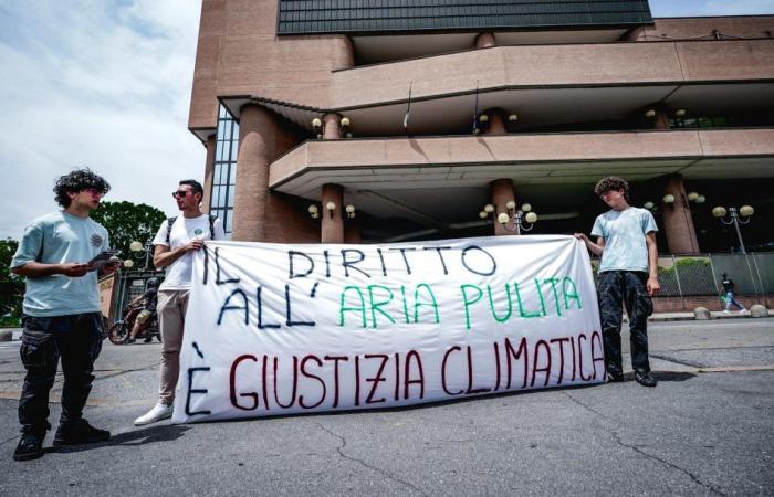 Turin, le “Smog Trial” commence: les anciens maires Fassino et Appendino convoqués pour procès pour délit de pollution de l’environnement
