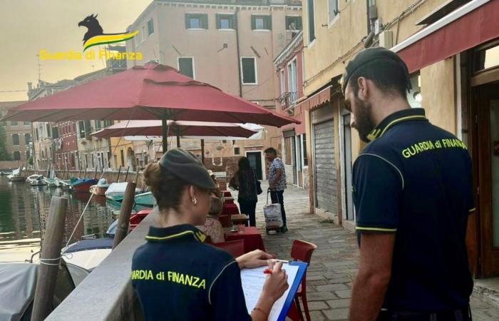 Des dizaines de travailleurs illégaux découverts dans le centre de Venise