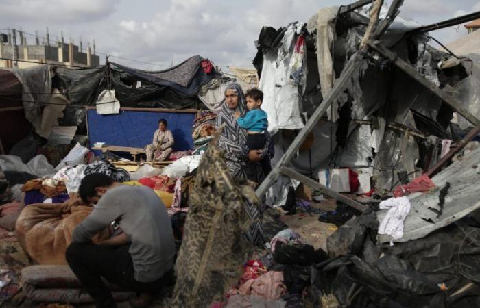 Gaza, neuf Palestiniens tués en attendant de l’aide. Israël avance à Rafah : 12 nouveaux morts. Médias : « Le passage avec l’Egypte détruit par l’armée »