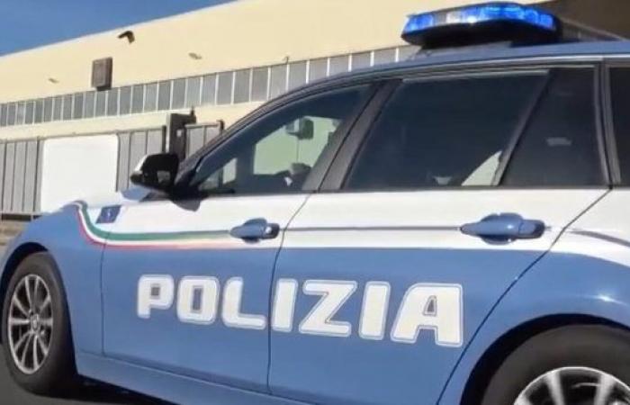 Attaque des policiers avec un couteau et des cisailles, un homme de 44 ans arrêté à Crotone