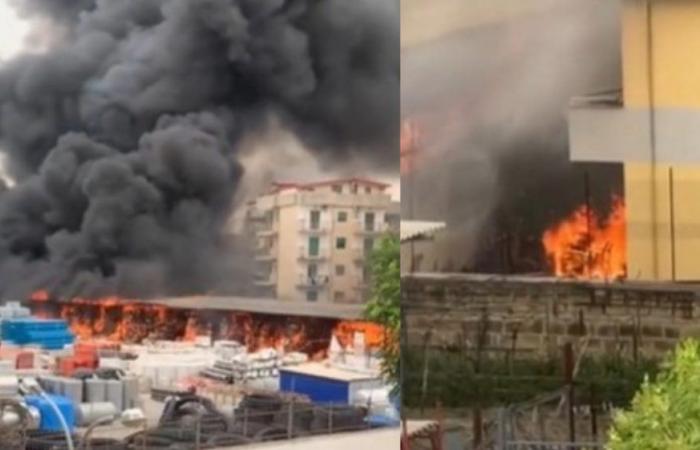 flammes visibles même depuis Naples. Deux maisons impliquées