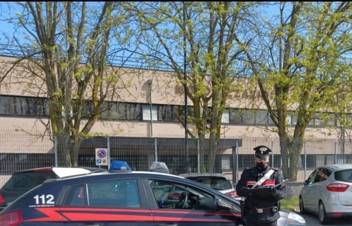 Cremona Sera – Crémone, tente de passer l’examen du permis de conduire avec un casque : rapporté