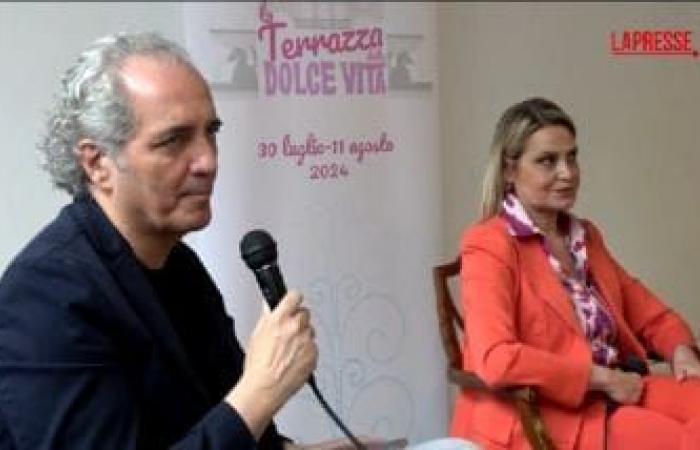 Rimini : ‘La Terrazza Dolce Vita’, le salon culturel de Simona Ventura et Giovanni Terzi, revient