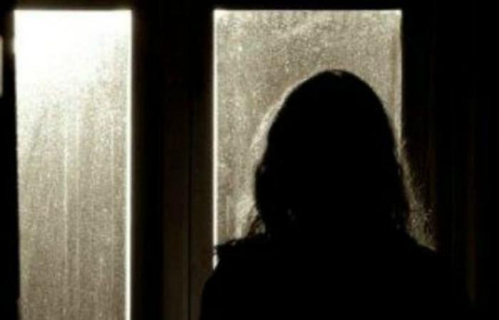 Une jeune femme de 22 ans s’est suicidée en 2016 à Bari, le juge d’instruction n’a pas clôturé l’enquête et a ordonné l’enregistrement de son ex-petit ami : “Cela l’a invalidée”