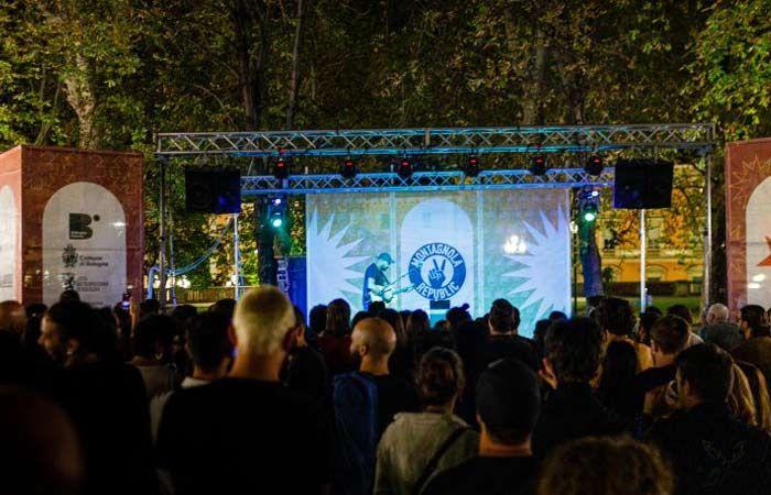 Bologne : musique, danse et socialité pour une ville plus vivante et plus sûre, Montagnola ouverte 24h/24