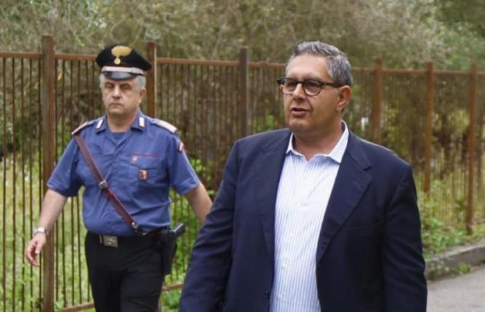 Ligurie, Giovanni Toti pourra rencontrer ses conseillers et les dirigeants régionaux du centre-droit : feu vert du juge d’instruction pour des entretiens politiques