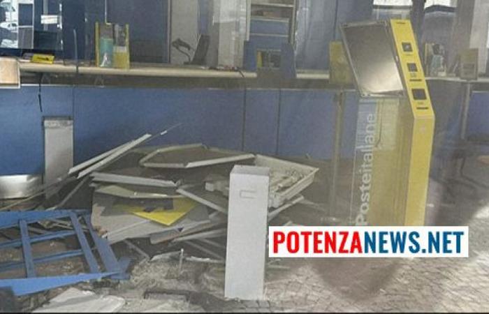 Potenza, bureau de poste de la province dévasté par une tentative de vol: ce sont les dernières nouvelles