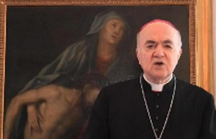 Le Vatican, le Dicastère pour la Doctrine de la Foi, accuse Carlo Maria Viganò de « schisme ».