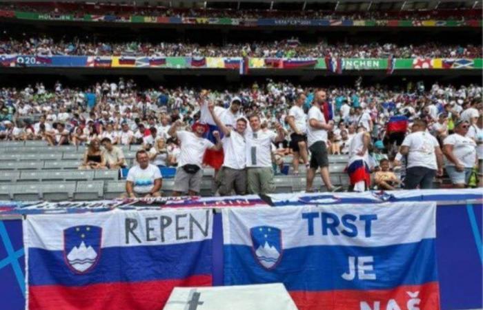 Choc à l’Euro 2024, drapeau des supporters slovènes avec la devise de Tito : “Trieste est à nous”