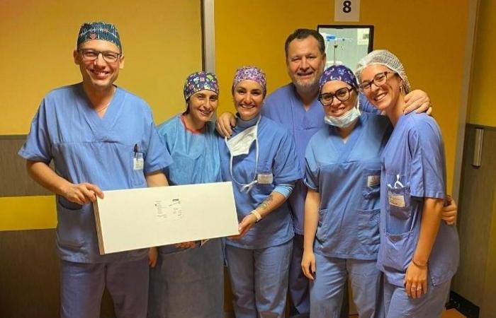 l’appendice auriculaire gauche fermé lors d’une thoracoscopie chez un patient de 87 ans